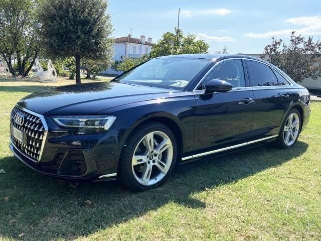 AUDI A8 Photo 2