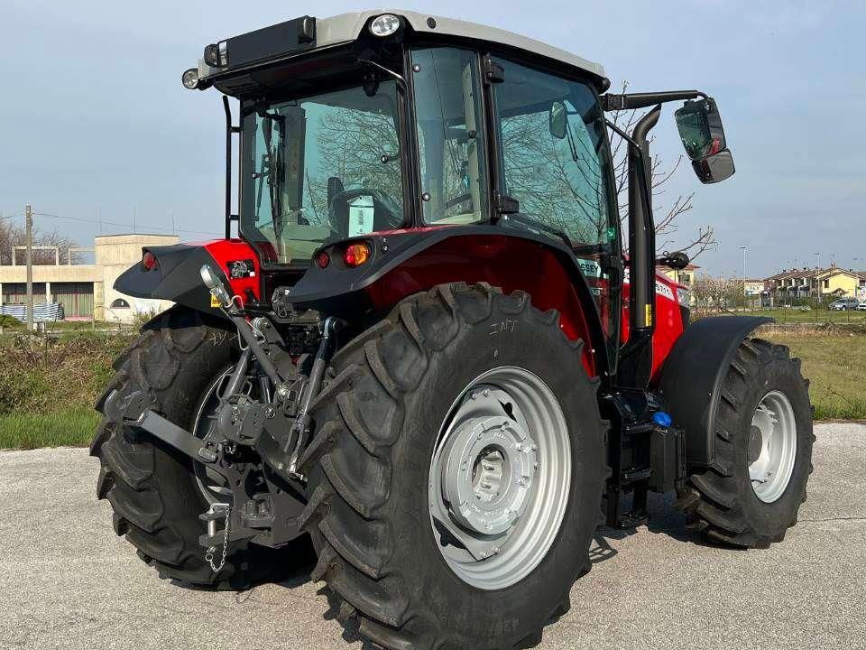 Massey Ferguson 5711 DYNA4 4X4 Photo 13