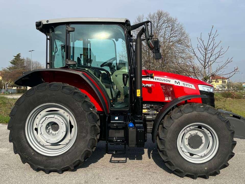 Massey Ferguson 5711 DYNA4 4X4 Photo 14