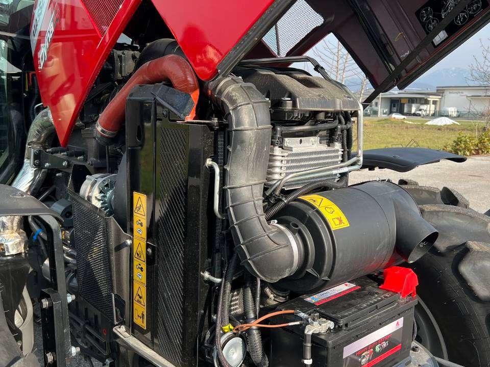 Massey Ferguson 5711 DYNA4 4X4 Photo 16