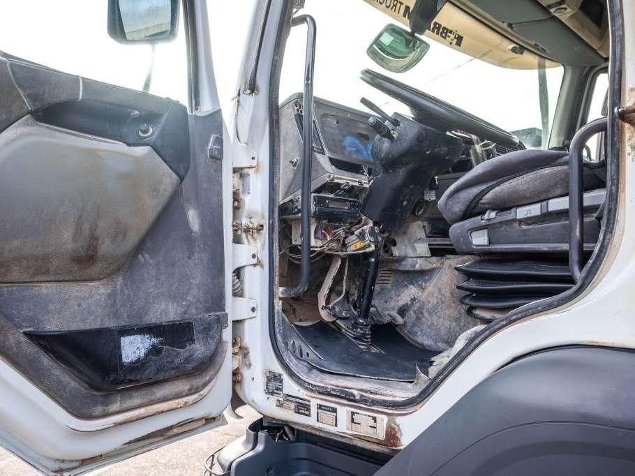 Renault KERAX 370-6X4+16000L/5COMP Photo 9