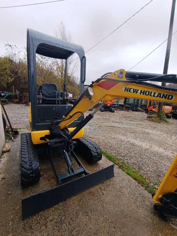New Holland E18B Photo 4
