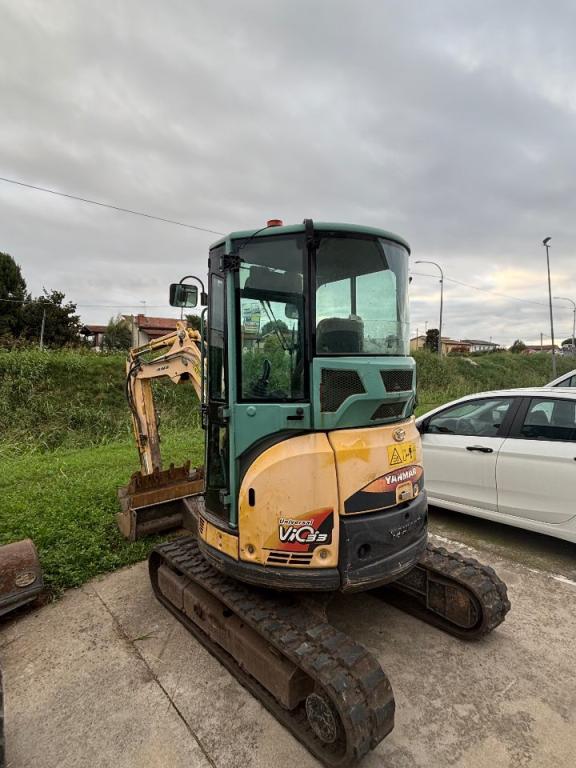 Yanmar Vio 33 Photo 3