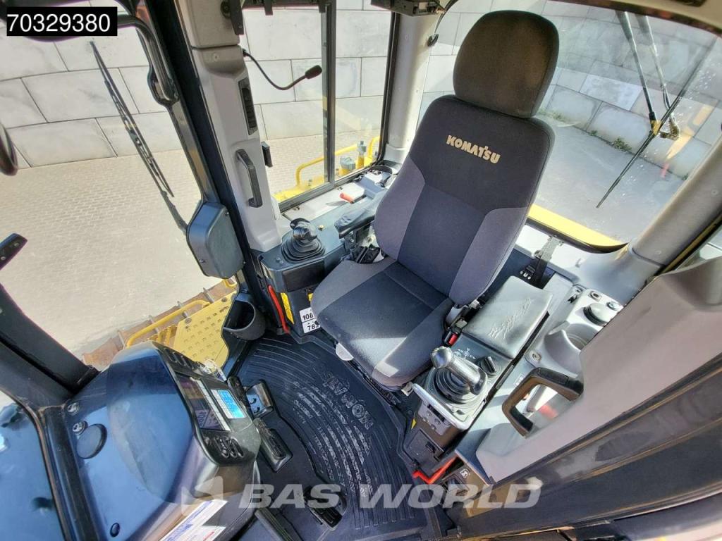 Komatsu D65 PX -18 Photo 29