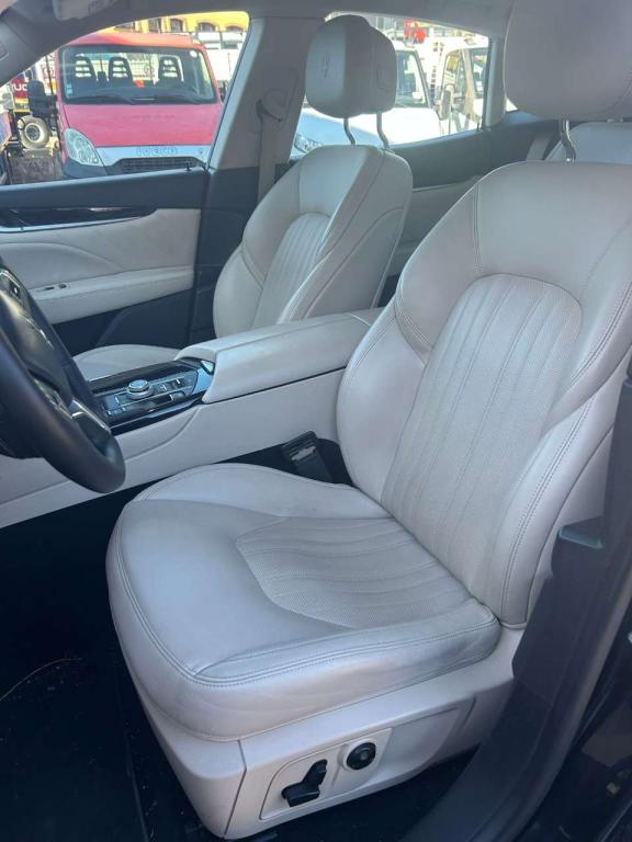 Maserati Levante Granlusso 3.0V6 Photo 25