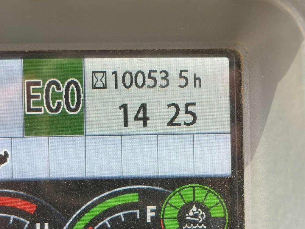 Hitachi ZX300LCN-6 Photo 23