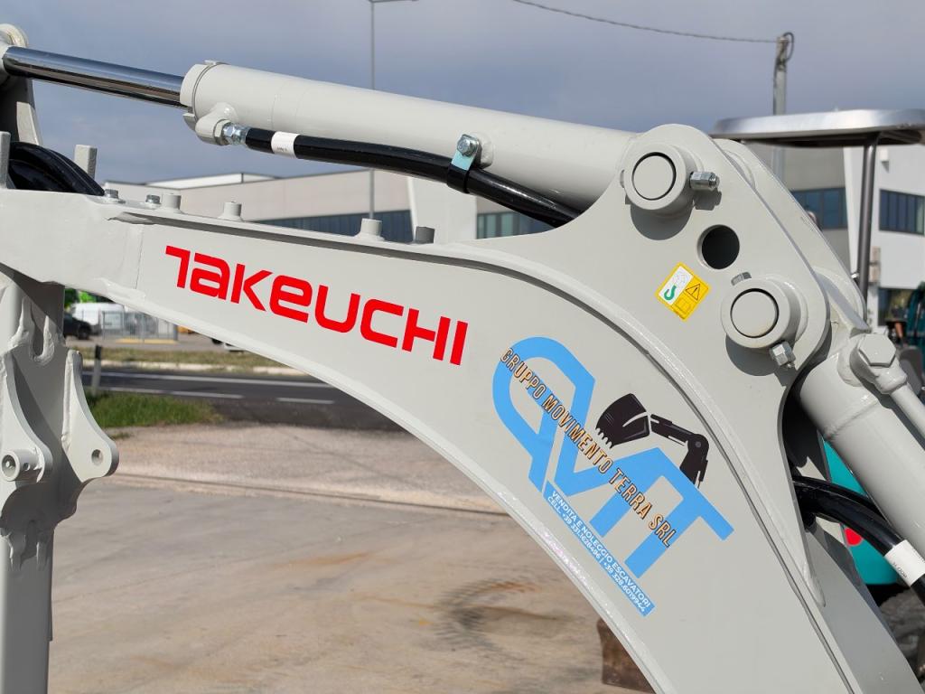 Takeuchi TB217R Photo 6
