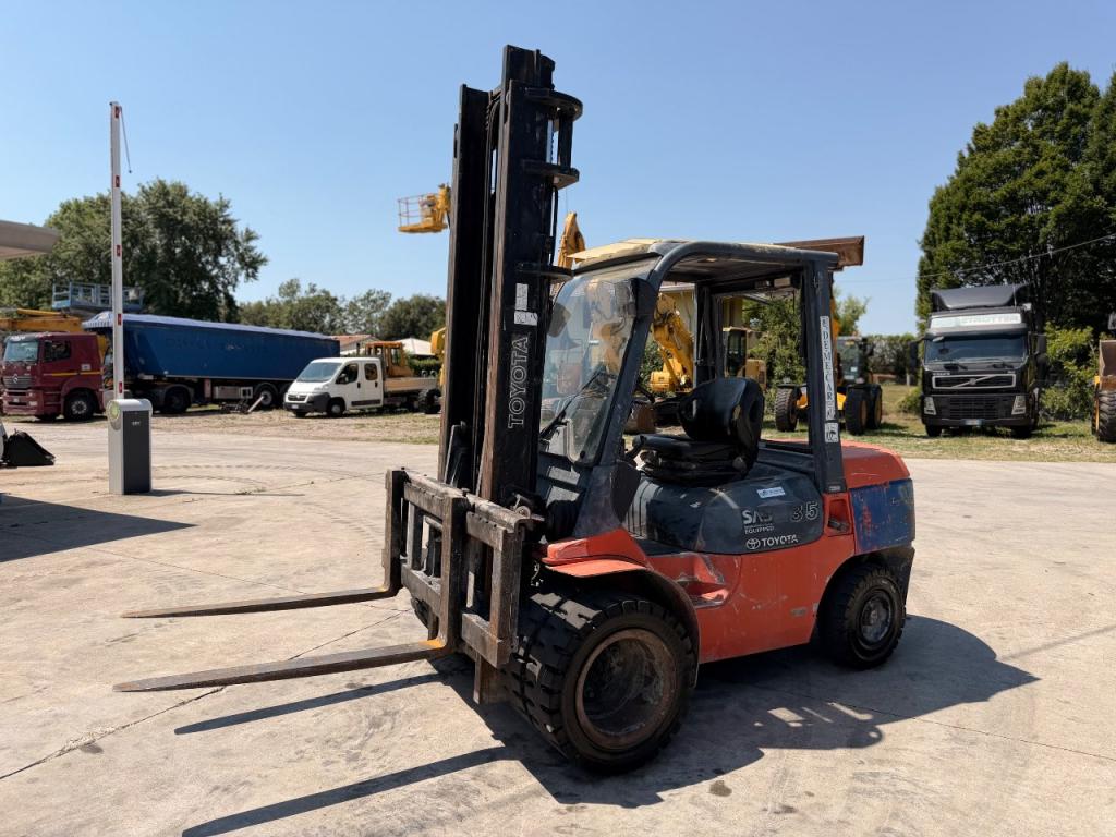 Toyota H35 Photo 2