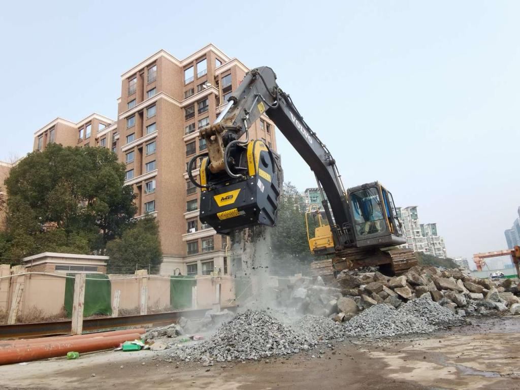 MB CRUSHER BF70.2 Photo 4
