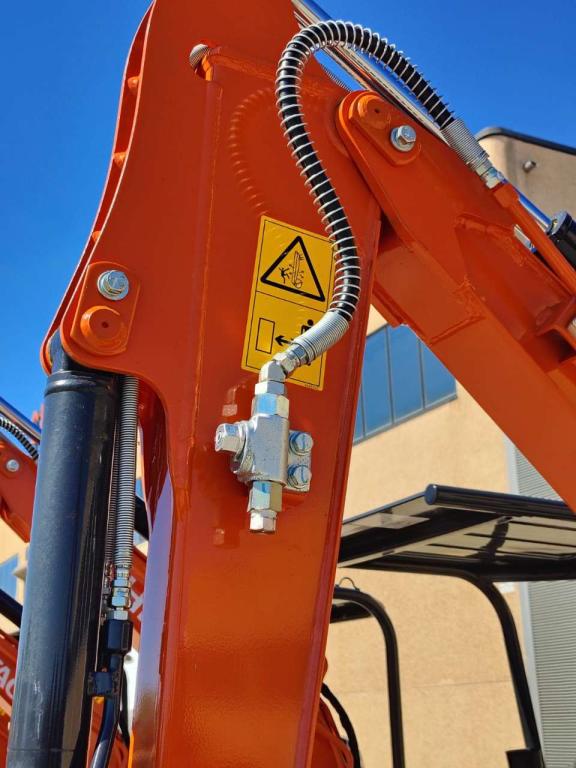 Hitachi ZX 19U-6 YR Photo 9