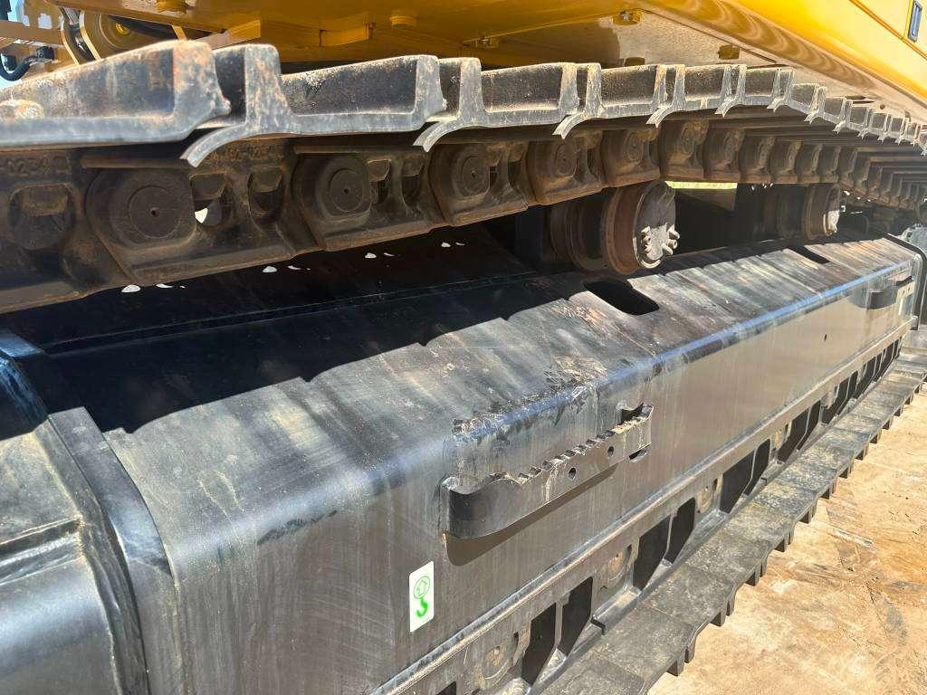 Caterpillar 350 - Including Hammer Lines Installation Photo 11