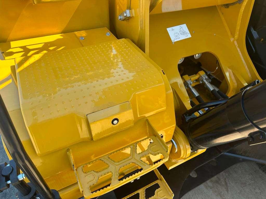 Caterpillar 350 - Including Hammer Lines Installation Photo 19