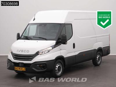 Iveco Daily 35S18 3.0L Automaat L2H2 180PK ACC Airco Cruise Camera Parkeersensoren CarPlay Stoelverwarmin sold by BAS World B.V.
