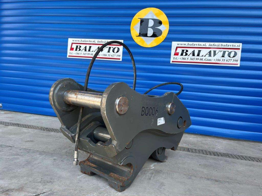 BQCO6-65 for 13-17 ton excavators Hydraulic quick coupler Photo 1