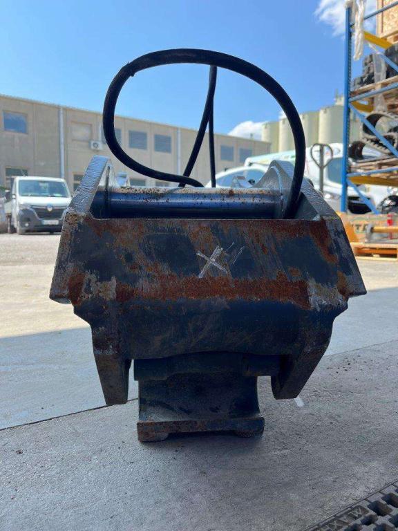 BQCO6-65 for 13-17 ton excavators Hydraulic quick coupler Photo 7