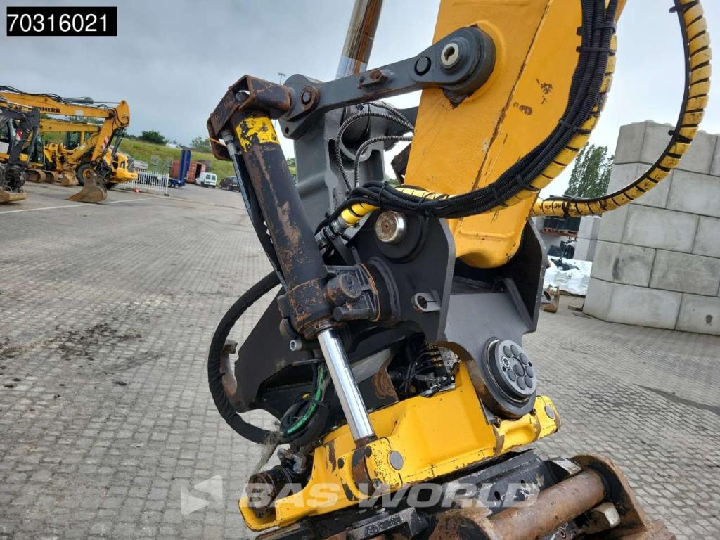 Liebherr R926 Engcon - 2 Buckets Photo 13