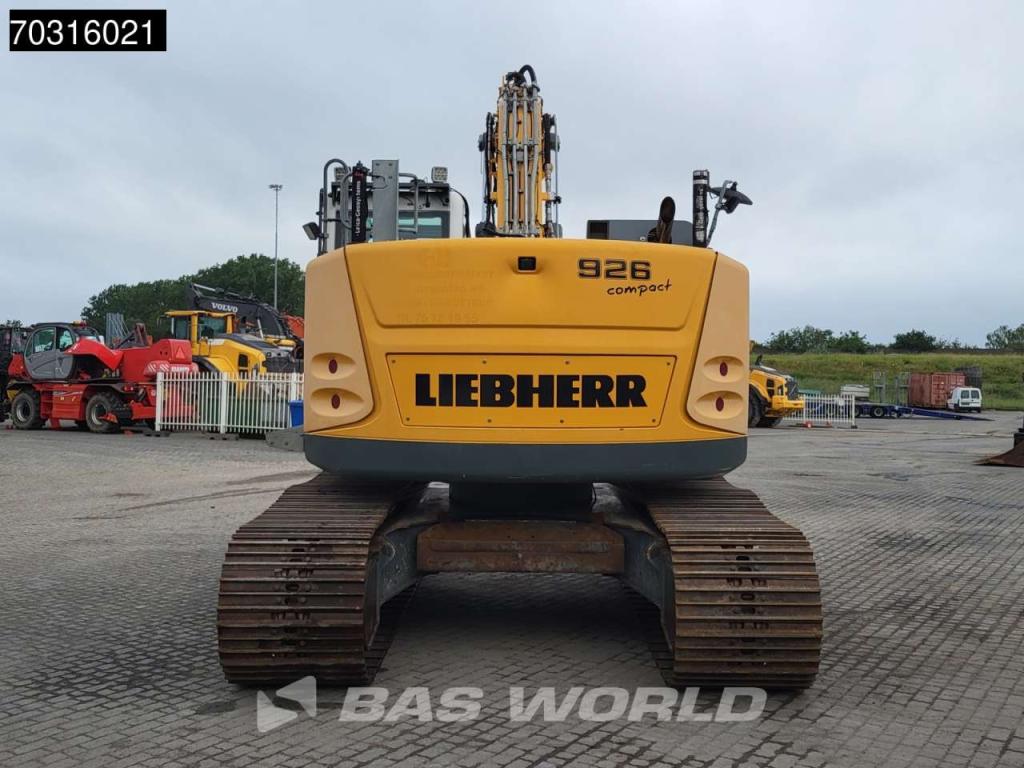 Liebherr R926 Engcon - 2 Buckets Photo 5