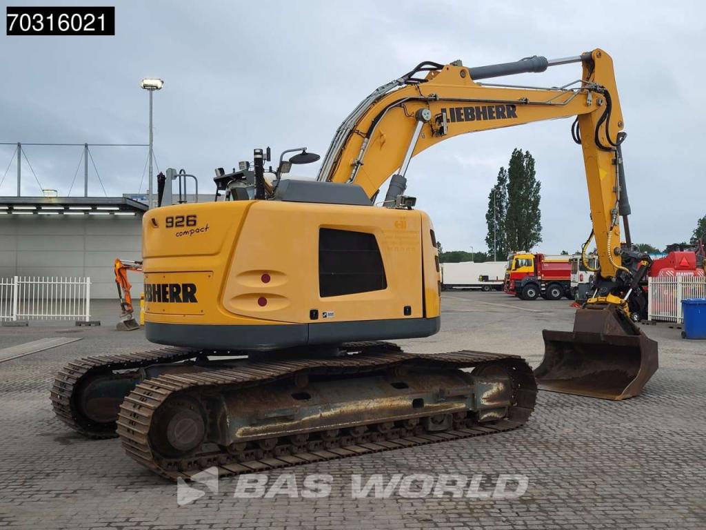 Liebherr R926 Engcon - 2 Buckets Photo 6