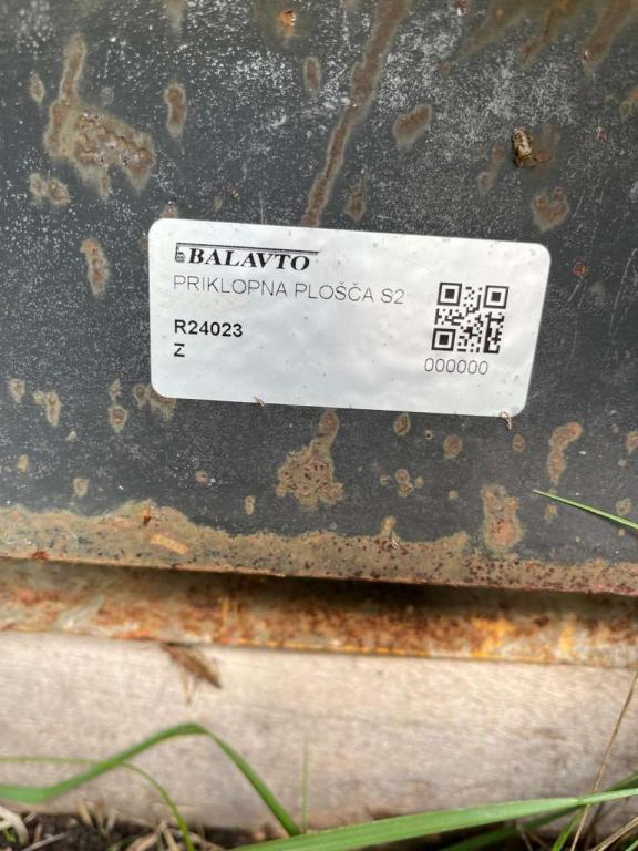 S2 for 25-32 ton excavators Attachment plate Photo 5