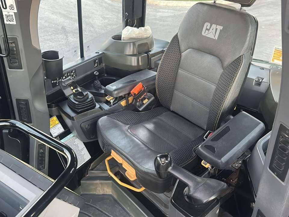 Caterpillar D5 Photo 4