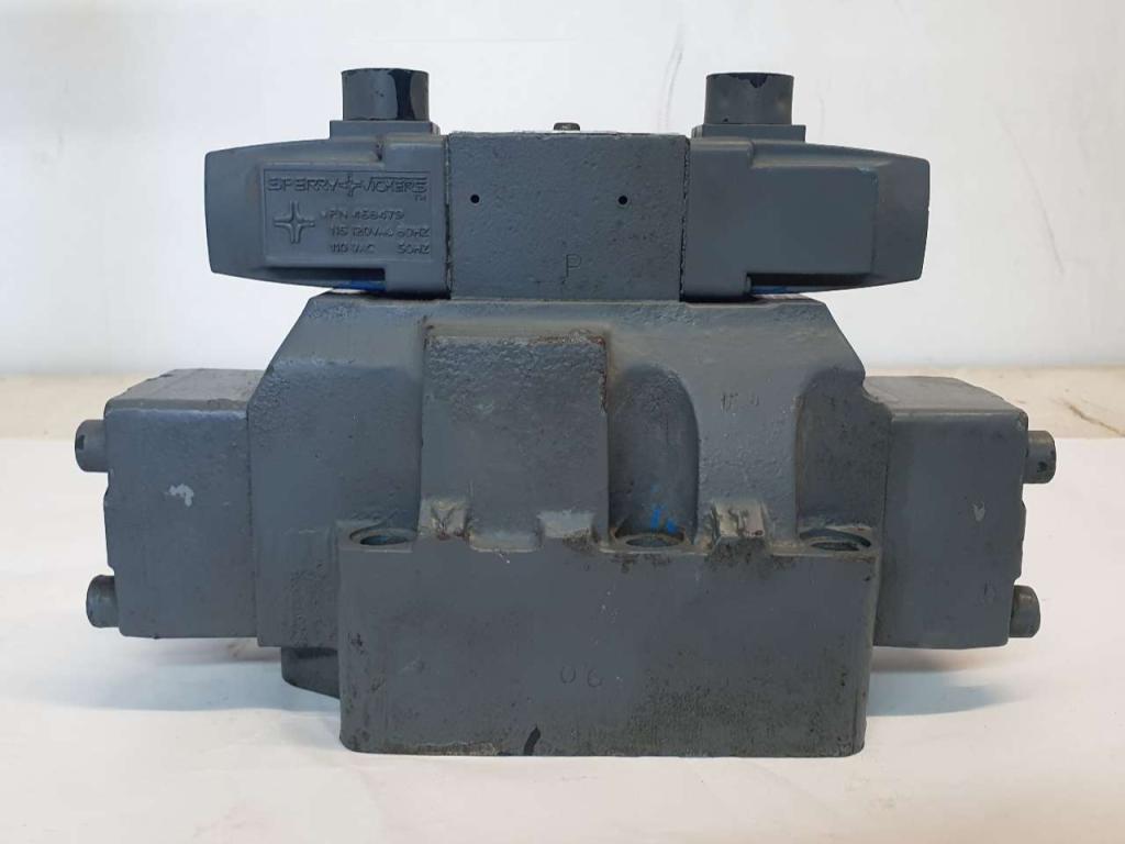 Sperry Vickers DG5S H8 2N 1 UB 12 S300 Photo 1