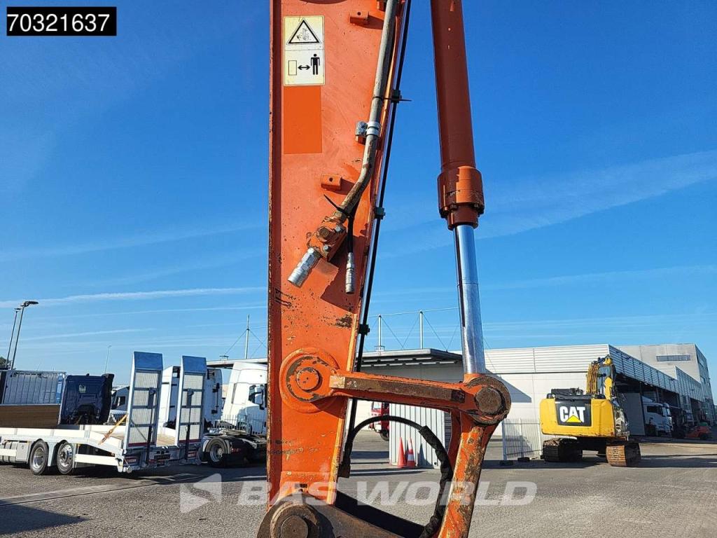 Hitachi ZX225 USLC-5B Photo 11