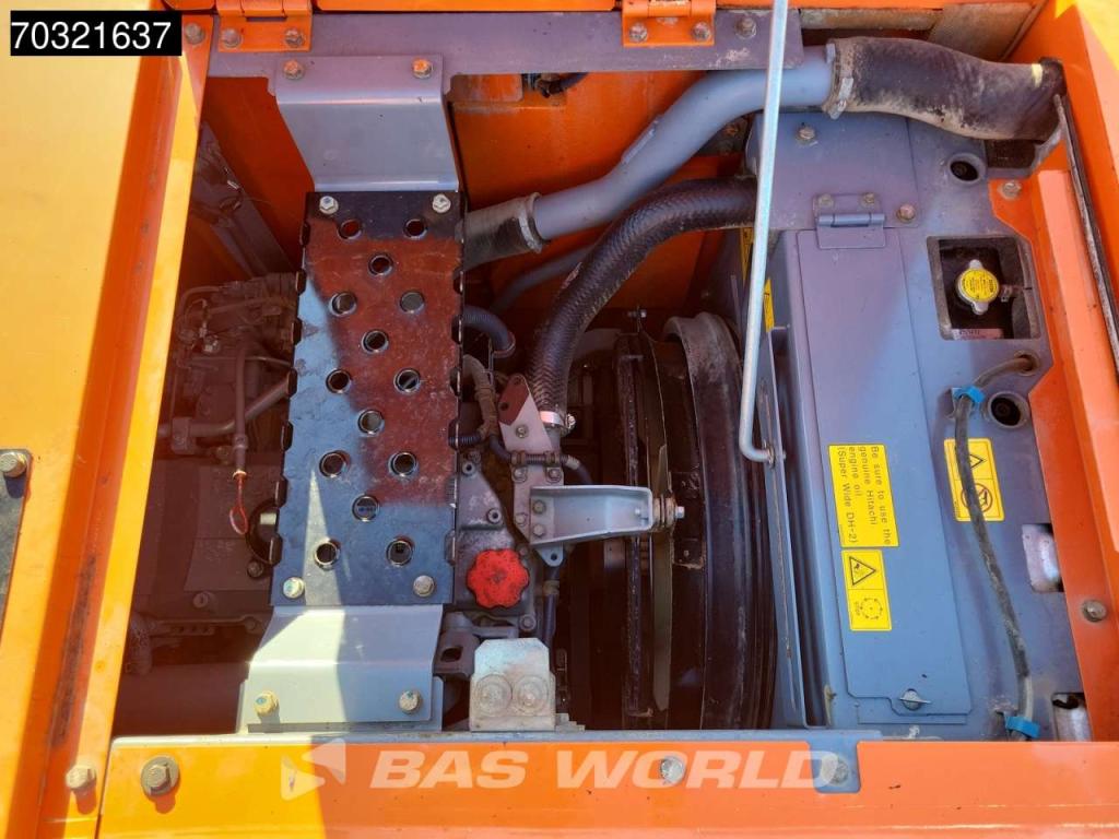 Hitachi ZX225 USLC-5B Photo 15