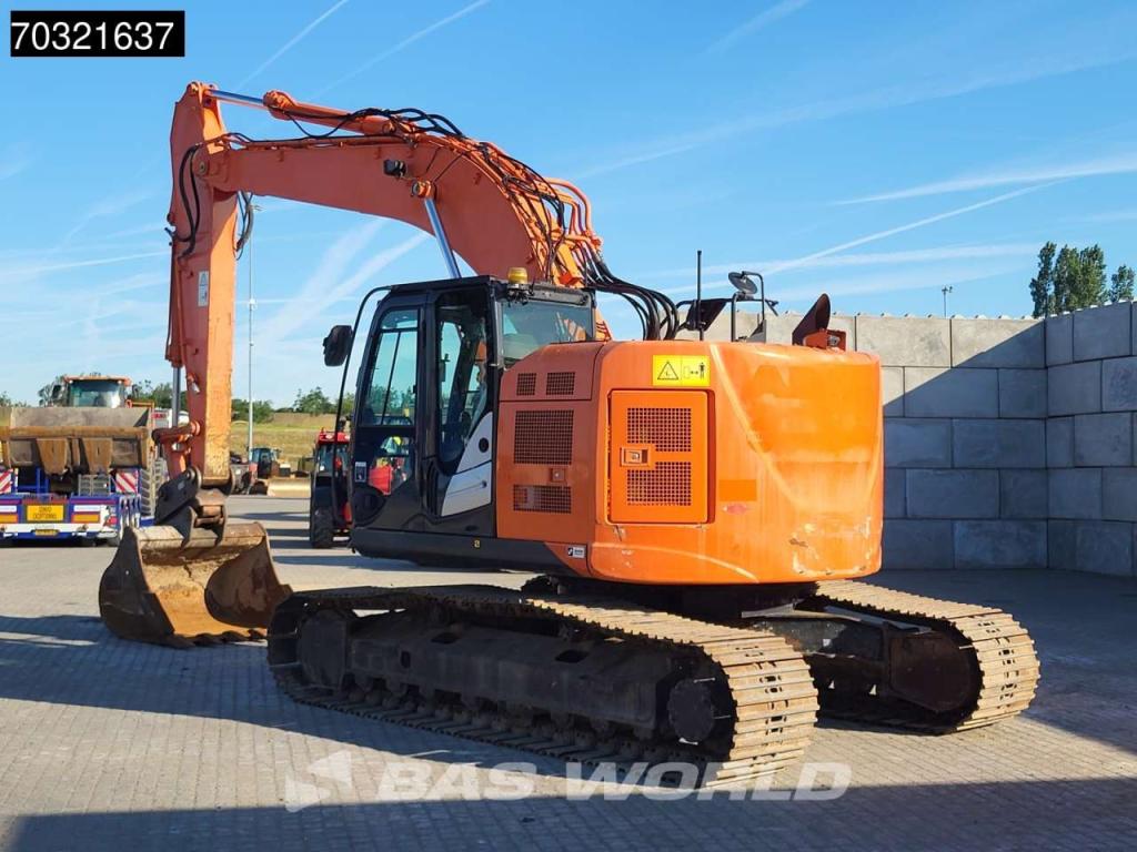 Hitachi ZX225 USLC-5B Photo 2