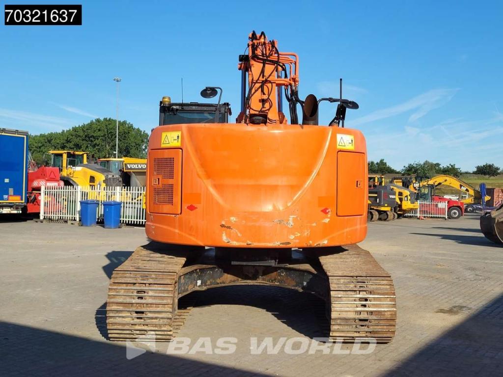 Hitachi ZX225 USLC-5B Photo 3