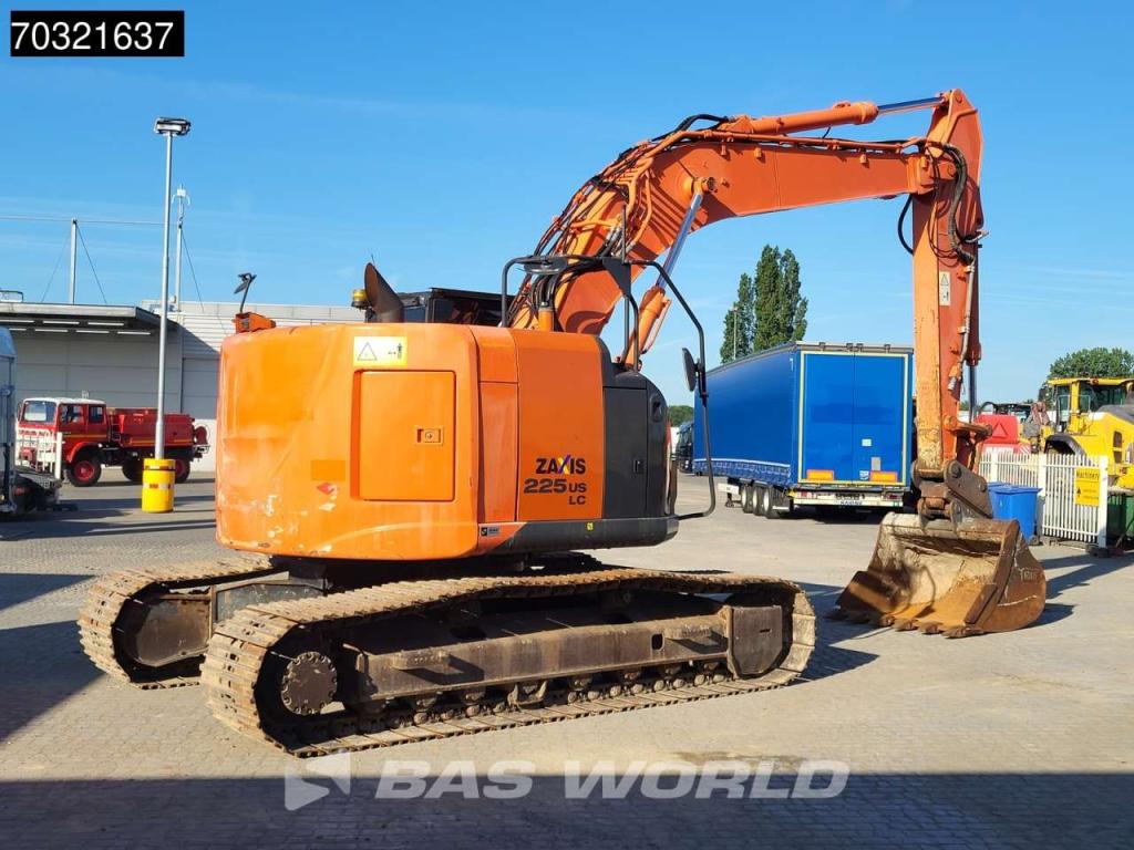 Hitachi ZX225 USLC-5B Photo 5