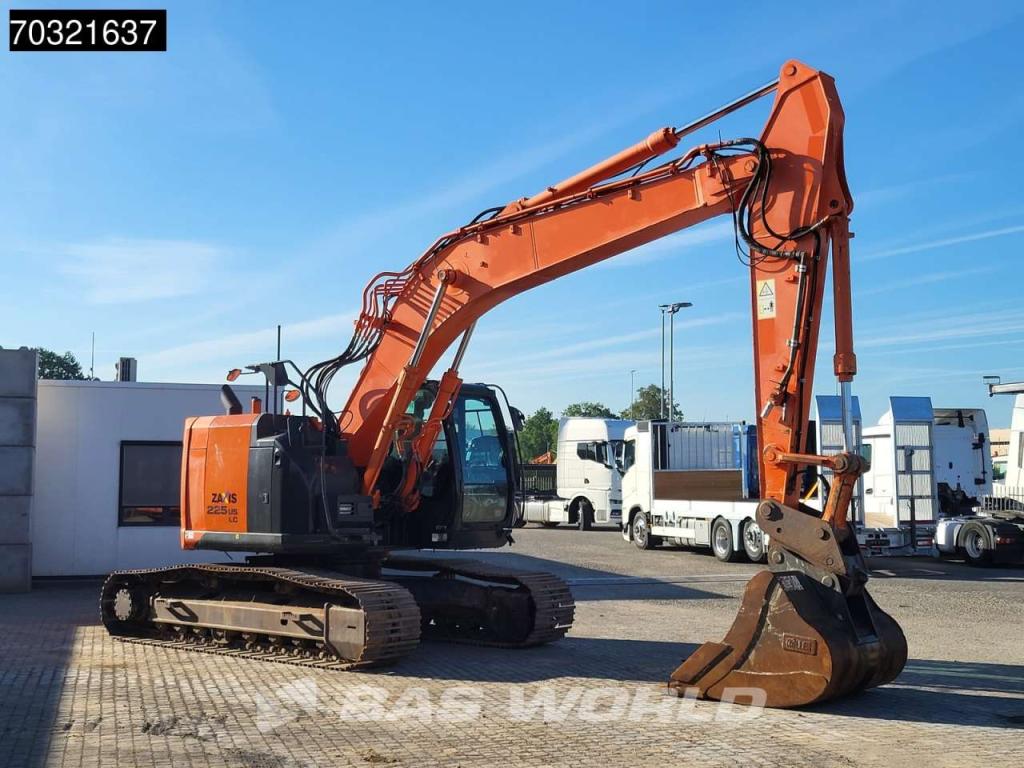 Hitachi ZX225 USLC-5B Photo 6