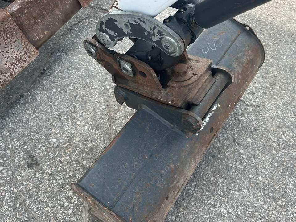 Bobcat E 08 Photo 3