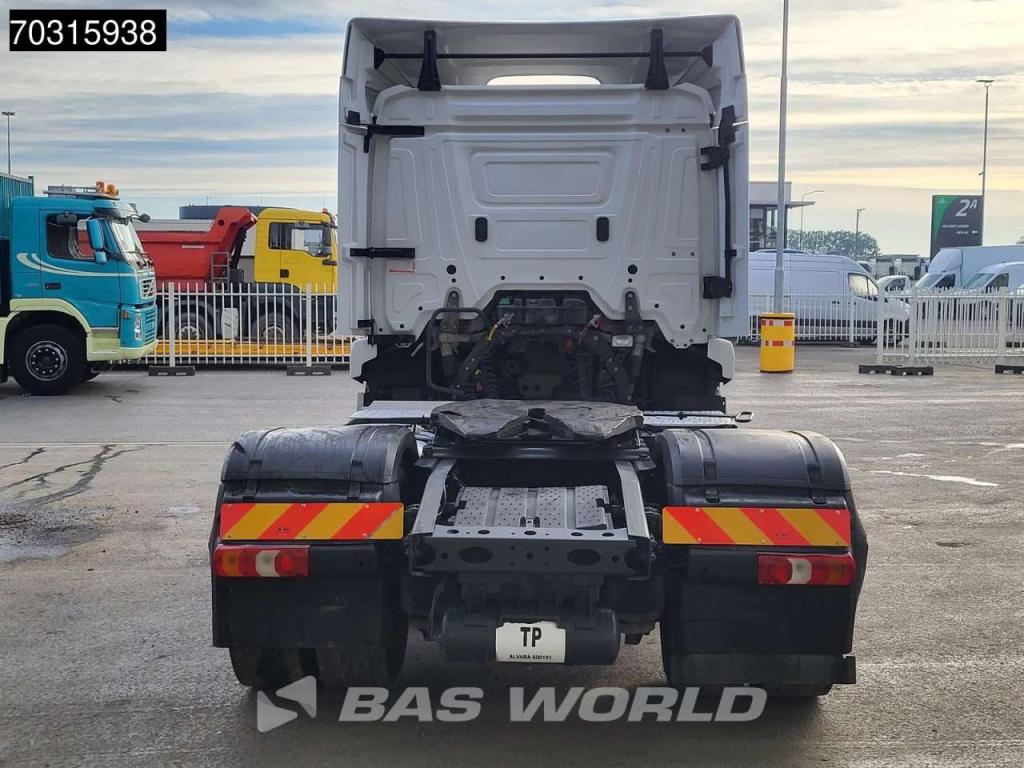 Mercedes-Benz Actros 1843 4X2 ClassicSpace Retarder Photo 10
