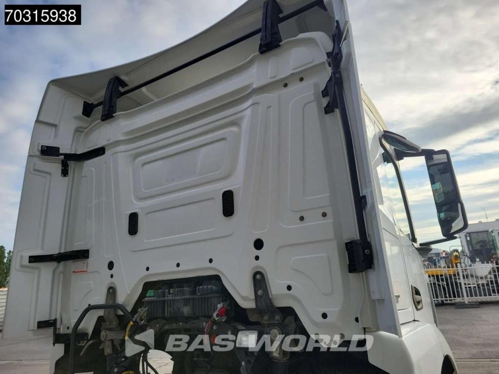 Mercedes-Benz Actros 1843 4X2 ClassicSpace Retarder Photo 11