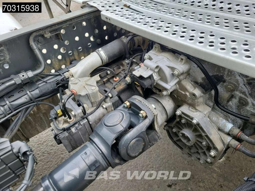 Mercedes-Benz Actros 1843 4X2 ClassicSpace Retarder Photo 13