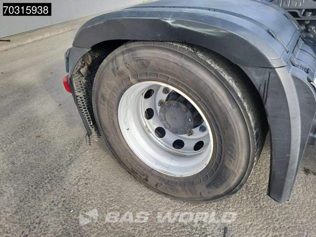 Mercedes-Benz Actros 1843 4X2 ClassicSpace Retarder Photo 16