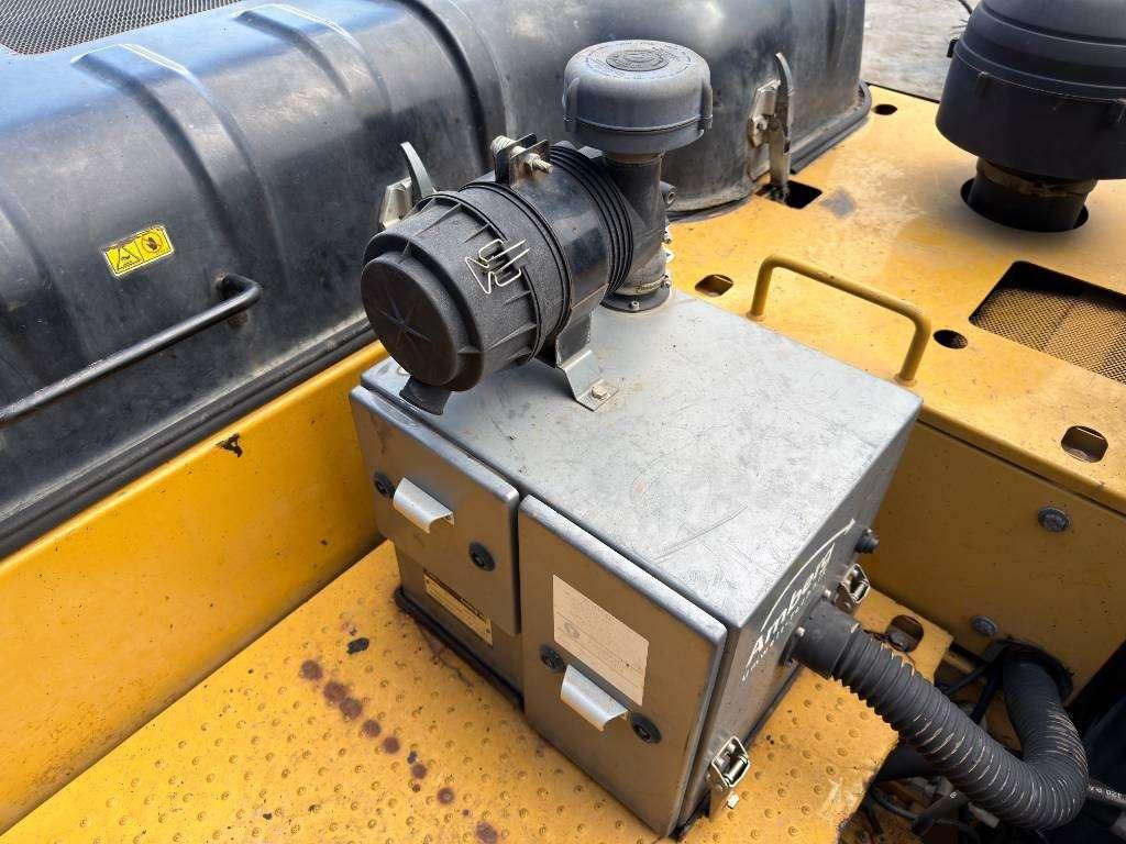 Caterpillar 330F LN Photo 25