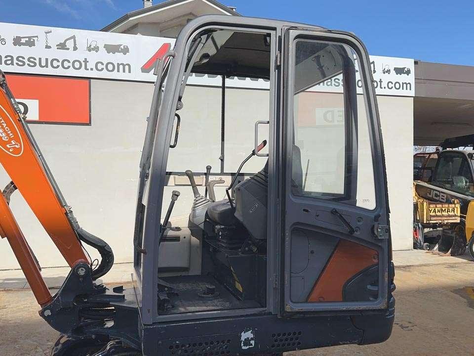 Hitachi ZX 25 CLR Photo 13