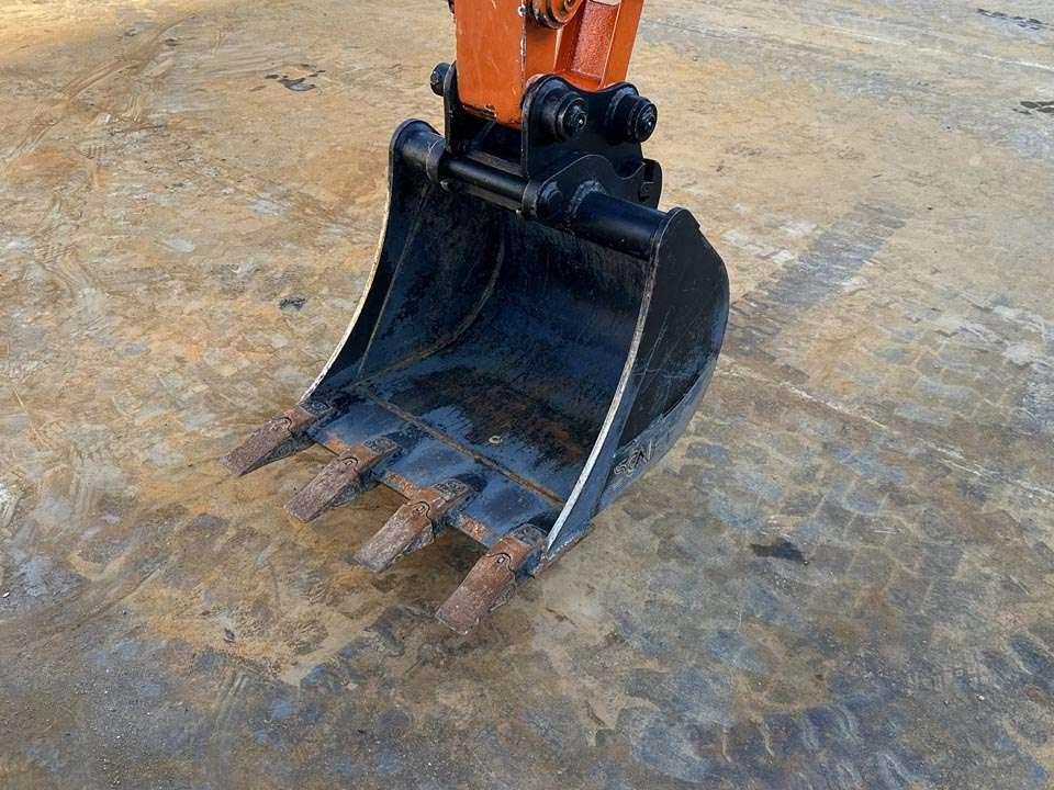 Hitachi ZX 25 CLR Photo 9