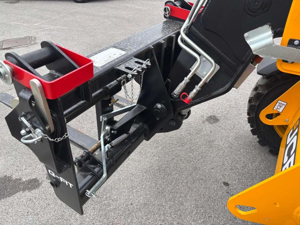 JCB 525-60 Hi-Viz Photo 20