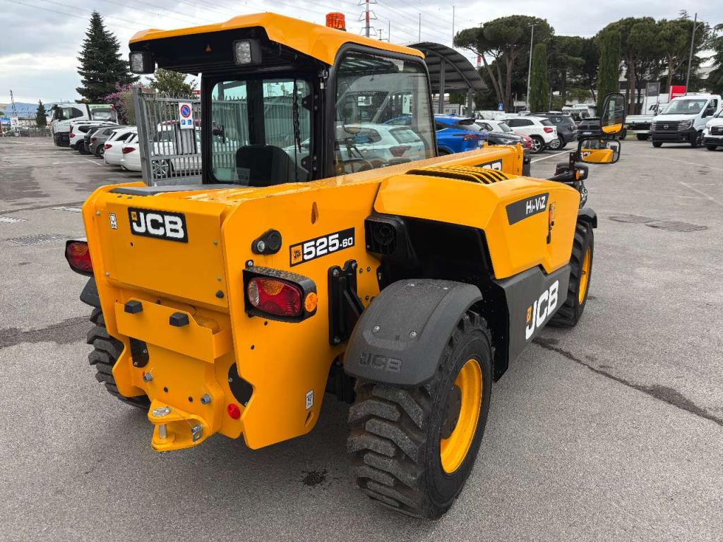 JCB 525-60 Hi-Viz Photo 5