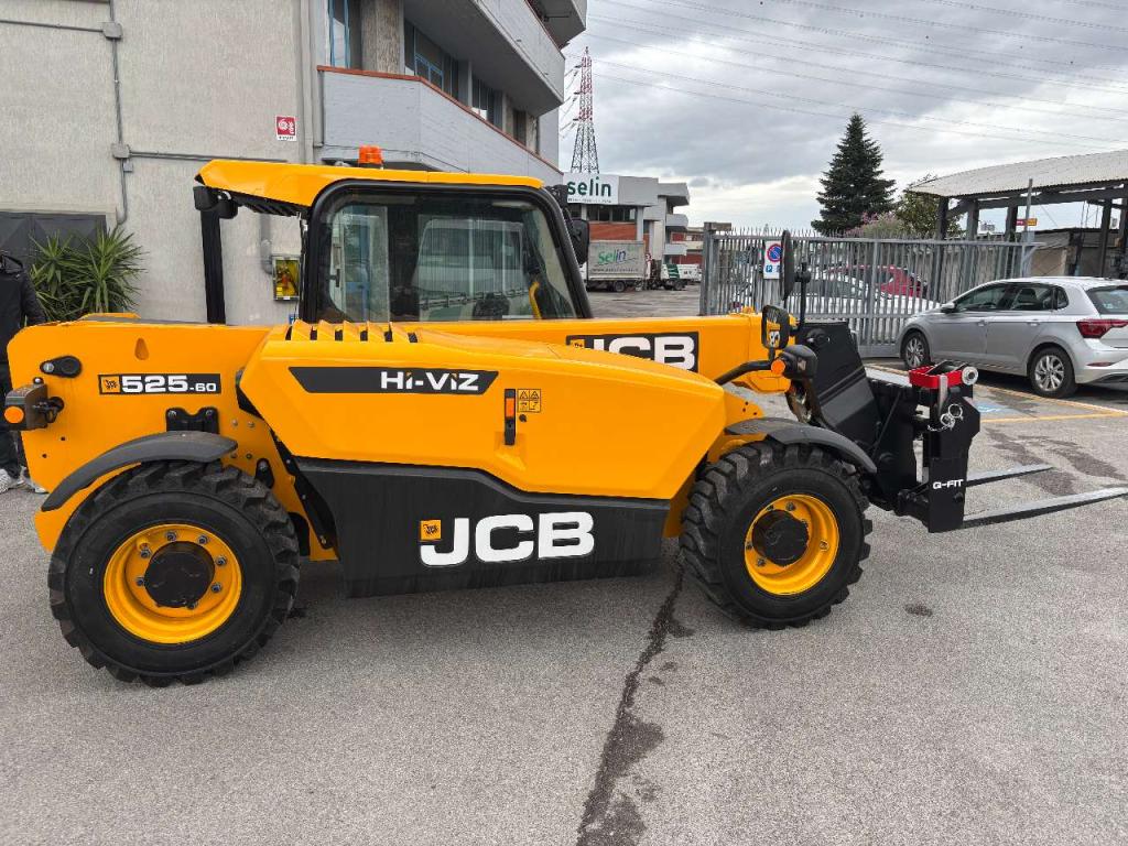 JCB 525-60 Hi-Viz Photo 6