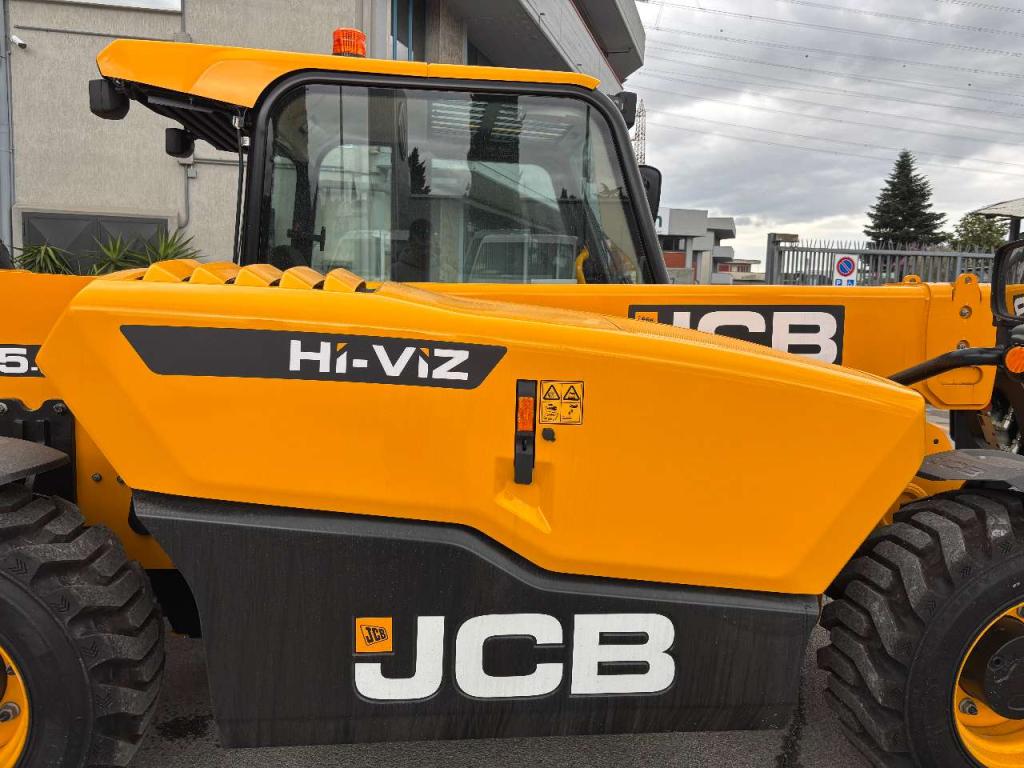 JCB 525-60 Hi-Viz Photo 7