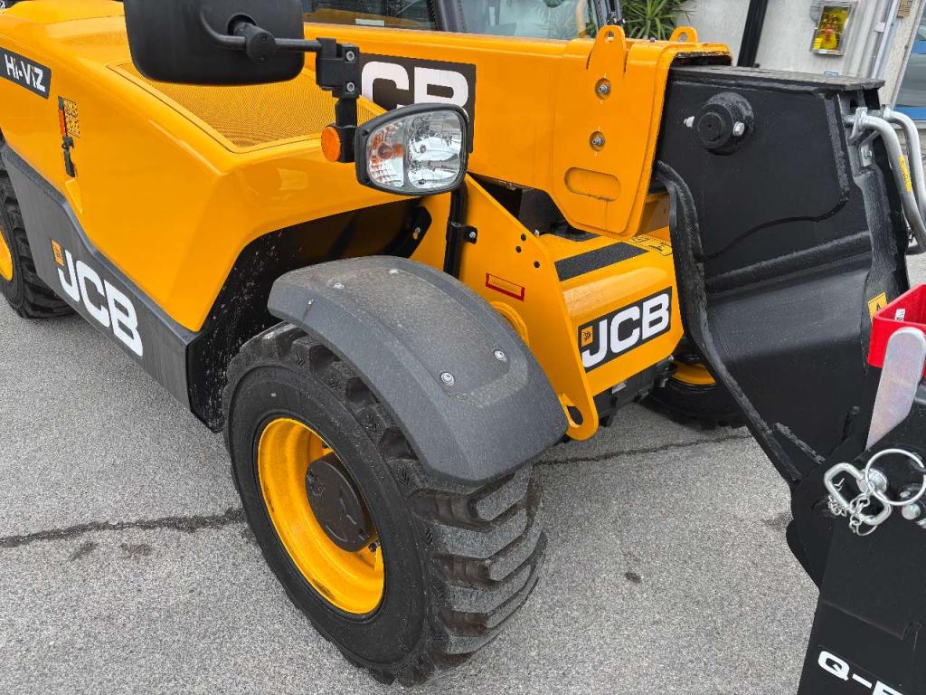 JCB 525-60 Hi-Viz Photo 9