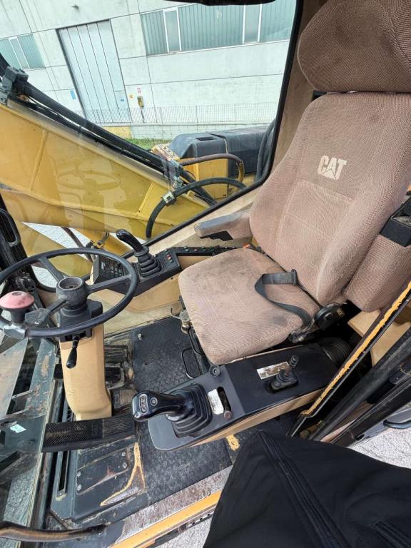 Caterpillar m312 Photo 2