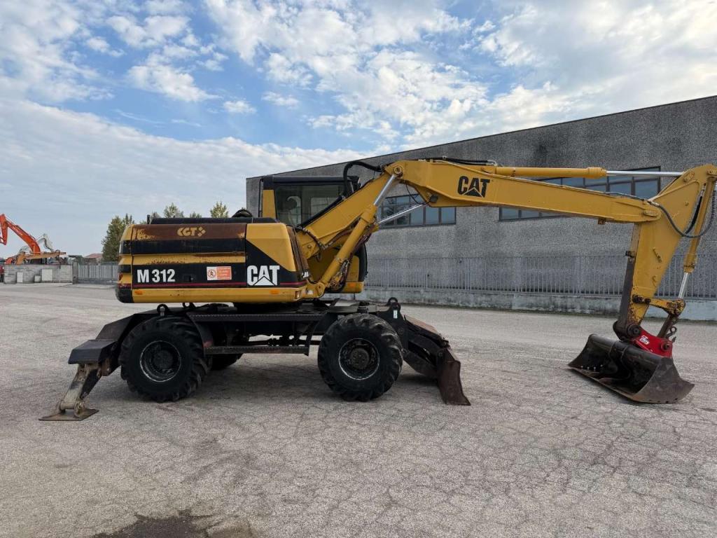 Caterpillar m312 Photo 5