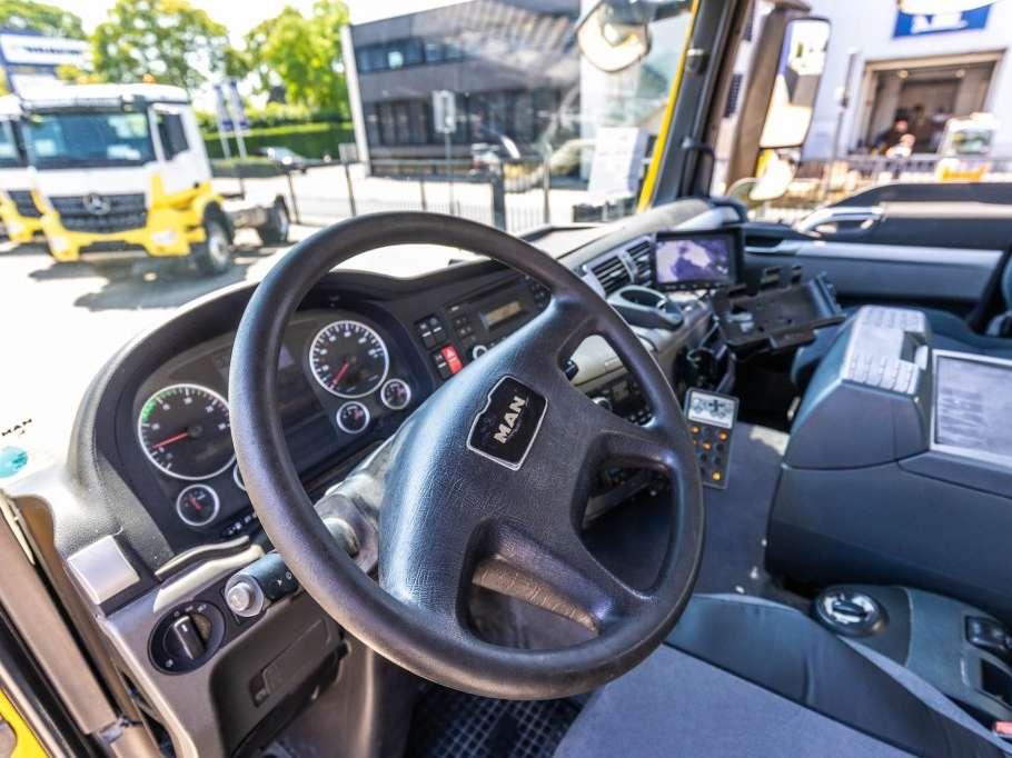 Man TGS 37.360 BB - LIEBHERR 10M3 Photo 17