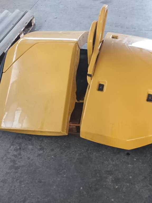 Mudguard for Caterpillar 924K Photo 1