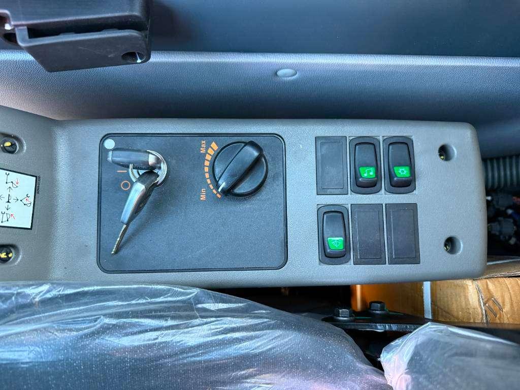 Hyundai R210 Smart X Plus *2026 Model* NEW / UNUSED Photo 11