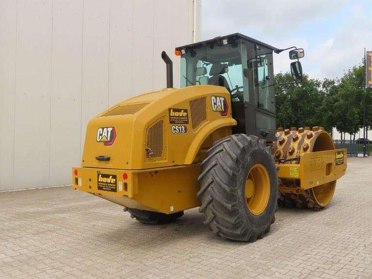 Caterpillar CS66B Photo 2